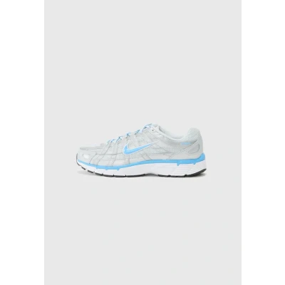 Afbeelding van Nike Sportswear P6000 Unisex Sneakers laag platinumcoloured/blue/silvercoloured/white/black, Maat: 40 Leer en textiel