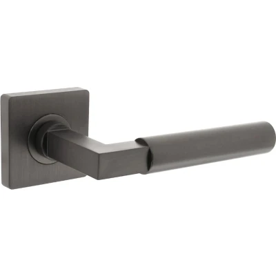 Afbeelding van Intersteel Deurkruk Bau Stil op vierkante rozet 55x55x10 mm antracietgrijs