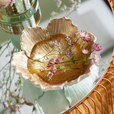 Afbeelding van KARE Flower Bloom decoratieve kom, crème/goud, handgemaakt