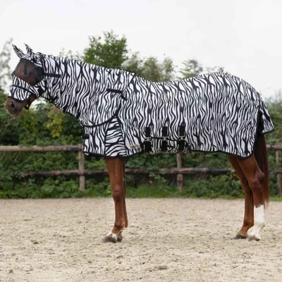 Afbeelding van QHP Vliegendeke met afneembare hals en oornetje Zebra Zwart/Wit