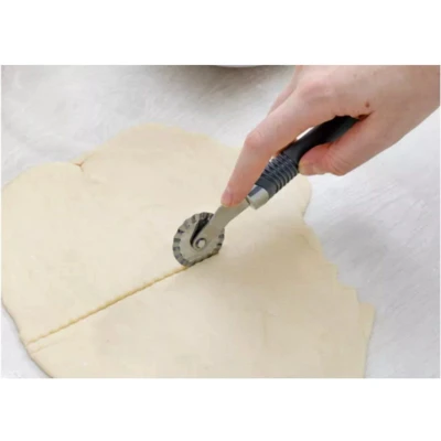 Afbeelding van Kitchen Craft Soft Comfort Grip Cutter Wheel zwart 21 cm