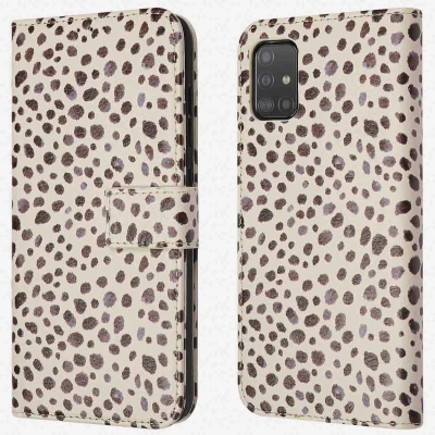 Afbeelding van iMoshion Hoesje Geschikt voor Samsung Galaxy A51 Met Pasjeshouder Design Bookcase smartphone Meerkleurig / Black And White Dots
