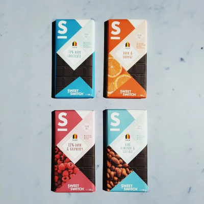 Afbeelding van SWEET SWITCH® Pure Chocolade Mix 70% Appelsien Amandelen &amp; Zeezout Framboos Suikervrij Glutenvrij Vegan Geschenk cadeau KETO 4 x 100g