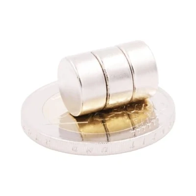 Afbeelding van Aprilheld 40 schijfmagneten 10 x 5 mm N52 sterkste klasse extra sterke neodymium magneten magneet voor prikbord, whiteboard, foto, koelkast
