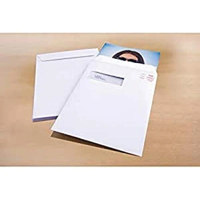 Afbeelding van Raadhuis akte envelop 229x324mm C4 wit plakstrip venster links 250 stuks RD 303590
