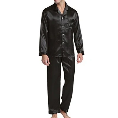 Afbeelding van Satijnen pyjama voor heren, zwart.