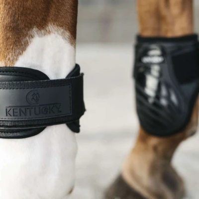 Afbeelding van Kentucky Strijklappen Young Horse Zwart XS