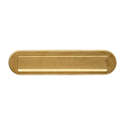 Afbeelding van Intersteel Briefplaat ovaal 340x80mm met klep/regenrand PVD messing getrommeld