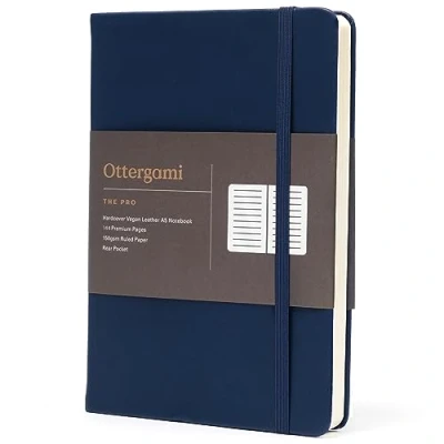 Afbeelding van Ottergami Notitieboek, A5, gelinieerd, 144 pagina&#039;s, blauw notitieboek van veganistisch leer, 15 x 21 cm, dik papier 150 g/m², harde omslag, elastiek en binnenvak, leer The Pro