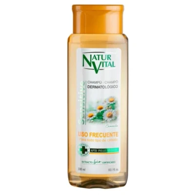 Afbeelding van NaturVital Sensitive Shampoo voor veelvuldig gebruik kamille Dermoprotectieve Zonder parabenen 300 ml