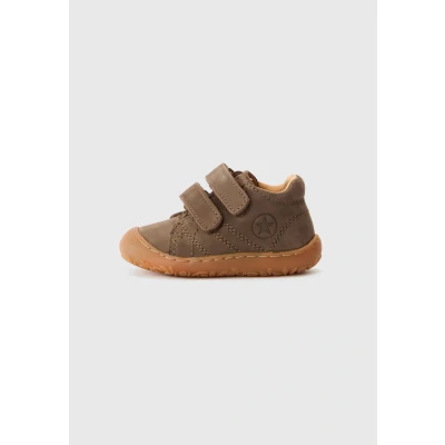 Afbeelding van Bisgaard HALE Unisex Kruipschoentjes voor kinderen, Maat: 24, Dark brown Veloursleer