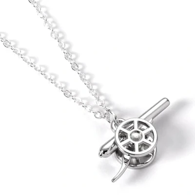 Afbeelding van The Carat Shop Arsenal Voetbal Club Embleem Kanon Verzilverde Halsketting Collier