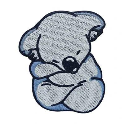 Afbeelding van Finally Home Opstrijkbare patch met slapende koala beer, om op te naaien of strijken, Australisch diermotief, grijs/zwart