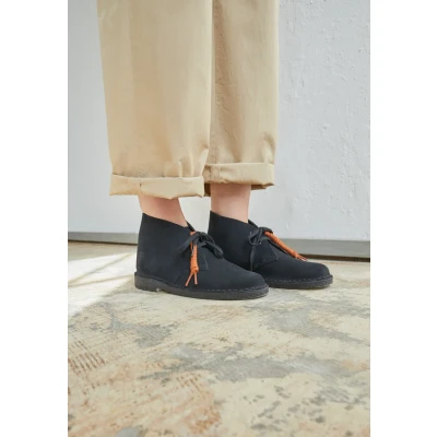 Afbeelding van Clarks Originals Desert BOOT Sportieve veterschoenen, Dames, Maat: 41, Black Veloursleer