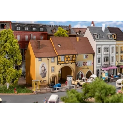 Afbeelding van Faller 1/160 OUDE HERENHUIZEN MAXIMILIANSTRAßE (12/24) * modelbouwsets, hobbybouwspeelgoed voor kinderen, modelverf en accessoires