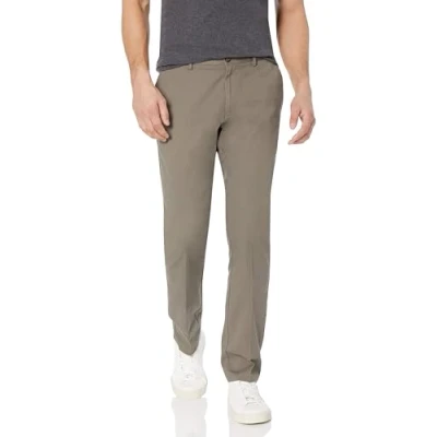 Image de Amazon Essentials Pantalon chino à coupe cintrée pour homme, infroissable, devant plat, taupe, 83,8 x 73,7 cm (l L)