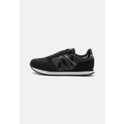 Afbeelding van Armani Exchange Glanzend zwart logo, microvezel suède inzetstukken, damessneakers, zwart.