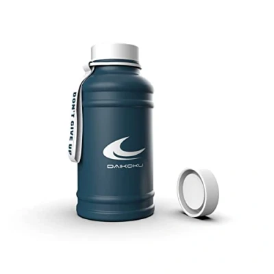 Image de Daikoku Bouteille d&#039;Eau en Acier Inoxydable Thermos Double Paroi 100% Étanche avec Mousqueton et Sangle Réglable Pratique pour Voyage, Bureau, Sport Sans BPA Bleu 1,3L
