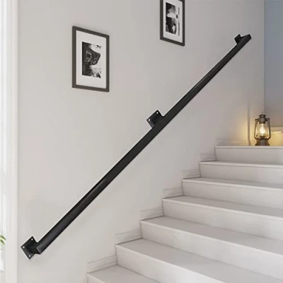 Afbeelding van Moderne zwarte leuning voor trappen complete set. Smeedijzeren wandgreep van 30 tot 600 cm (maat: 240 cm)