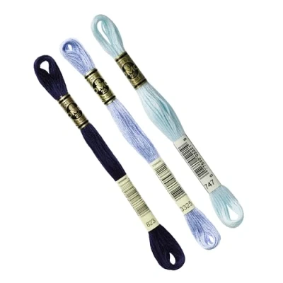 Afbeelding van DMC Set van 3 strengen assortiment BLAUW kraag 823 3325 747, Gemalen borduurgaren 117MC, 100% katoen Past op alle technieken en ondergronden, ideaal kruissteek