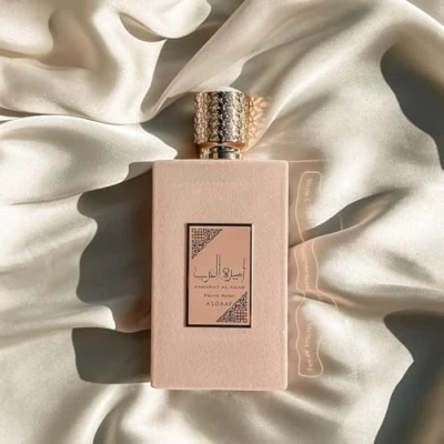 Image de Ayat Perfumes Amerat Al Arabia Privé Rose Parfum oriental unisexe, notes fraise, musc, bois de cachemire et vanille 100 ml