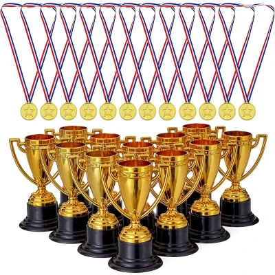 Afbeelding van 24 Stuks Trofeeën en Medailles voor Verjaardagsfeestjes Kinderen, Schoolsport, Toernooien Spelletjes Uitdeelcadeautjes, Traktaties