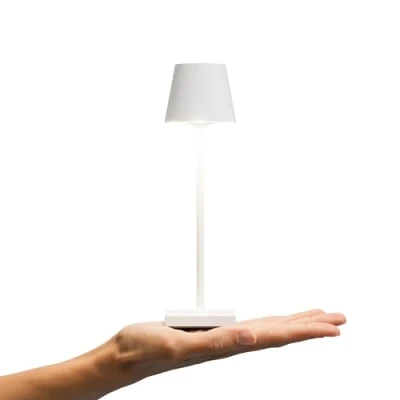 Afbeelding van SIGOR Nuindie Pocket Kleine led tafellamp, dimbaar, voor binnen en buiten, IP54 bescherming, hoogte 21 cm, oplaadbaar met USB C, 7 uur batterijduur, sneeuwwit
