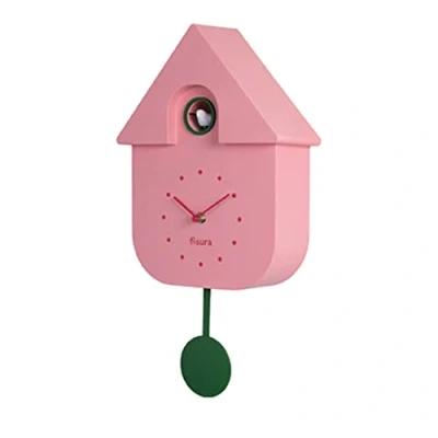 Image de Fisura Coucou rose avec cadran vert. Horloge murale. murale originale à offrir en cadeau. 3 piles AA non incluses. Mesures : 21,5x8x41,5. Plastique ABS.
