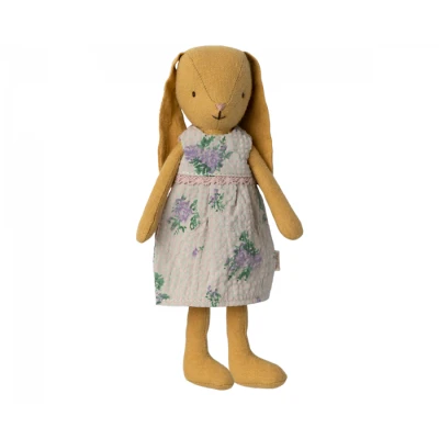 Afbeelding van Maileg knuffelkonijn dusty yellow maat 1 21 cm