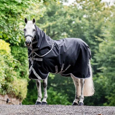 Afbeelding van Horseware Winterdeken met Kap Amigo Bravo 12 Plus Bundle (50g+100g+200g) V Front