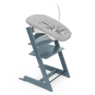 Afbeelding van Tripp Trapp Stokke stoel (Fjord blauw) met Newborn set (grijs) vanaf de geboorte tot 9 kg comfortabel, veilig en eenvoudig te bedienen
