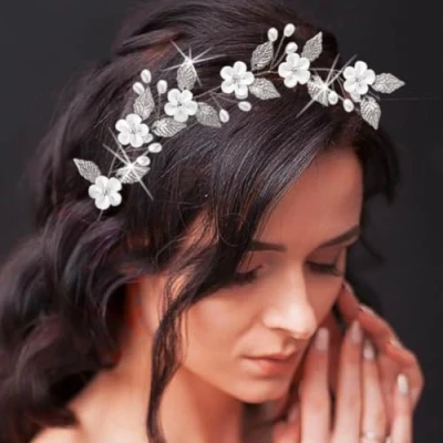 Afbeelding van Unicra Bruid Bruiloft Haar Wijnstok Bloem Hoofdband Parel Hoofddeksel Bruids Haaraccessoires voor Vrouwen (Zilver)