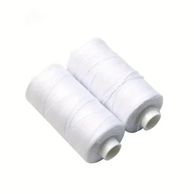 Afbeelding van GOOD STUFF Set van 3 spoelen polyester naaigaren 50 meter voor spoel, perfect hand en machinaal naaien (wit)