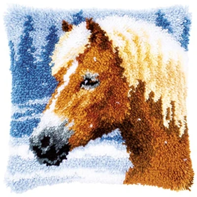 Afbeelding van Knoopkussen kit Paard in de sneeuw Vervaco PN 0178555