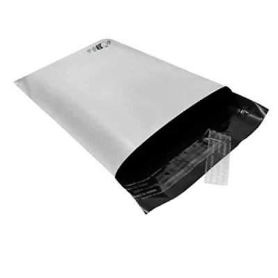 Afbeelding van 100 verzendtassen van kunststof, wit, ondoorzichtig, A5, 170 x 240 mm, 50 micron. 17 24 cm, dunne envelop 5 g, licht, robuust, verzegeld, waterdicht.