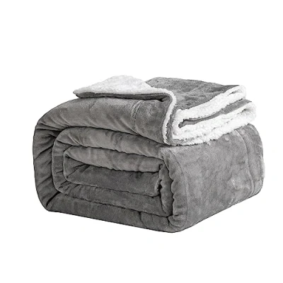 Image de Good Nite Plaid douillet, 150 x 200 cm, gris, en polaire, couverture sherpa, jeté de canapé, chaude et douce pour l&#039;hiver (gris, cm)