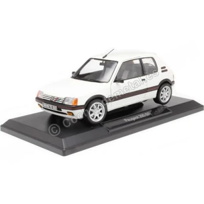 Afbeelding van het 1:18 gegoten model van De Peugeot 205 GTI 1.9 uit 1989 in wit. fabrikant schaalmodel is Norev. Dit alleen online verkrijgbaar