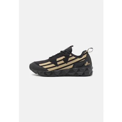 Afbeelding van EA7 Emporio Armani Ultimate C2 Combat CORE Unisex Sneakers laag, Maat: 37 1/3, Triple black/light gold Textiel/ synthetisch