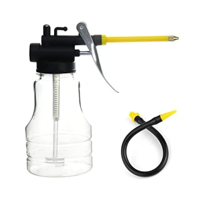 Afbeelding van QWORK® 250 ml oliejerrycan met pomp, transparante oliejerrycan, olieverstuiver rechte en flexibele uitloop