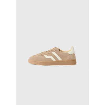 Afbeelding van GANT Cuzima Sneakers laag, Dames, Maat: 36, Desert brown/off white Veloursleer