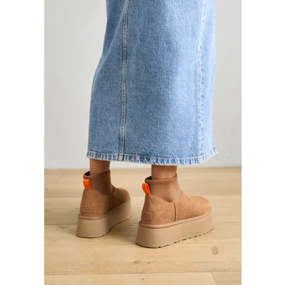 Afbeelding van UGG Classic MINI Dipper Enkellaarsjes met plateauzool, Dames, Maat: 36, Chestnut Leer en textiel