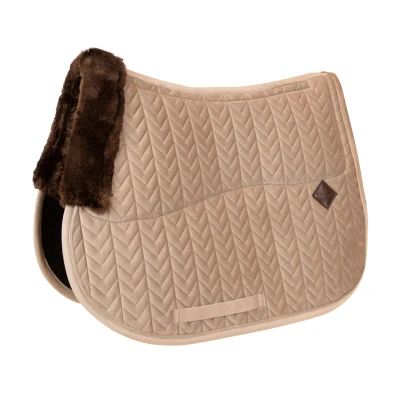 Image de Kentucky Tapis de Selle Skin Friendly velours Saut Beige Full