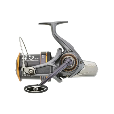 Afbeelding van Daiwa 24 Crosscast Surf 45SCW 5000C QD Big pit Molen molens