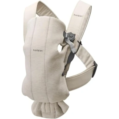 Afbeelding van BabyBjörn Draagzak Mini 3D Jersey Lichtbeige Buikdrager Ondersteunend Gebruiksvriendelijk