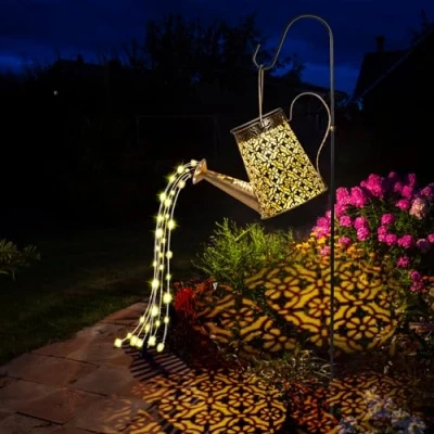 Afbeelding van GuKKK gieter met feeënverlichting op zonne energie, decoratie voor tuin, verlichting, buiten, IP65, waterdicht, led energie houder