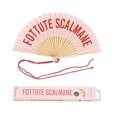 Afbeelding van Fisura Originele waaier met de boodschap &quot;F*ttute scalmane&quot;. Moderne van hout en leuk. Roze trekkoord voor waaiers, afmetingen: 42,5 x 23 cm.