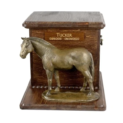 Afbeelding van Persoonlijke urn voor paardenas met beeldje en gravure, groot formaat