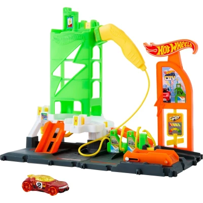 Afbeelding van Hot Wheels Let&#039;s Race Netflix City Superladung Speelset met laadstation voor elektrische voertuigen en speelgoedauto&#039;s in schaal 1:64, HTN79