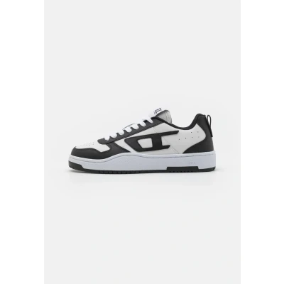 Afbeelding van Diesel Sukiyo V2 LOW Sneakers laag, Heren, Maat: 40, Black Leer en textiel