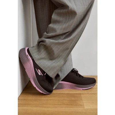 Afbeelding van Skechers Performance MAX Cushioning Elite 2.0 Hardloopschoenen neutraal black/mauve, Dames, Maat: 39, Black/mauve Textiel